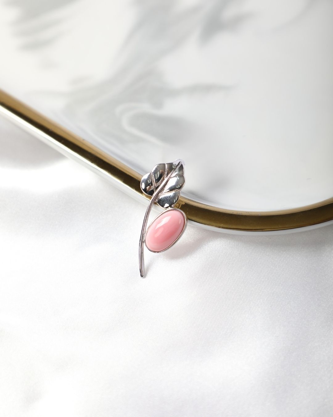 人気ブランド【Tai】Puffed Heart Pearlネックレス ハードウェア フレッシュウォーター パールボール ネックレス